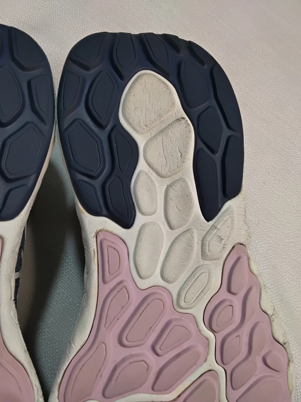New Balance 1080 V12 Women's Navy Running Sneakers with Pale Pink Trim Sz 10.5
